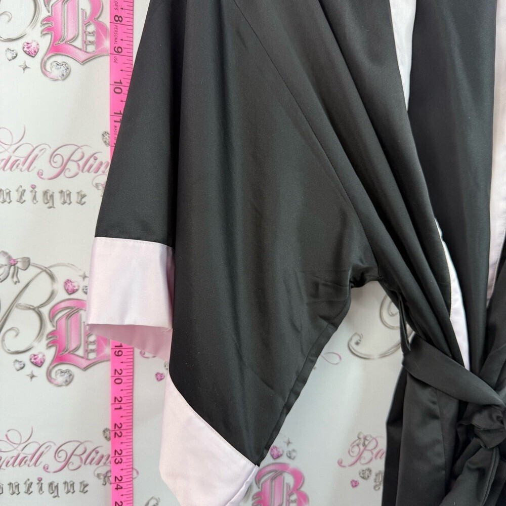 Victoria's Secret kimono robe shiny Satin Robe - Black with Light Pink Trim - Picture 5 of 10